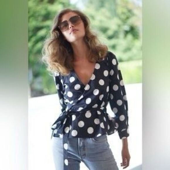 ✨Selkie Polka Dot Wrap Sz Large Blouse✨ - Picture 2 of 7